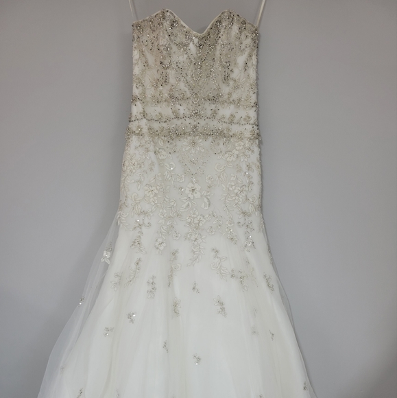 Diamond White Wedding Dress Size 10 Never Worn Excellent Condition - Picture 3 of 17